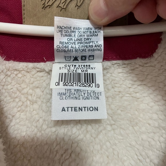 Field N Forest red Sherpa lined vest with inside & out pockets. So Warm & Cozy - Picture 4 of 11